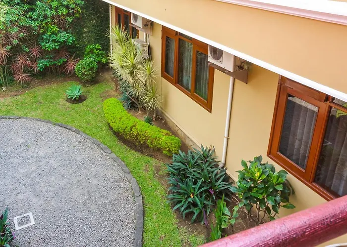 RedDoorz Plus near Brawijaya Museum